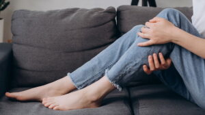Câimbra na panturrilha: causas, sintomas e tratamento