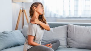 Mialgia: sintomas, causas e o que fazer