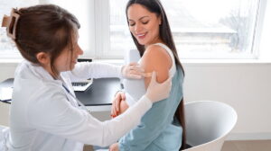 Vacina VSR: indicações, tipos, doses e onde tomar