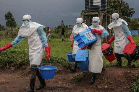 Ebola crisis misinformation fuels fear near epicenter
