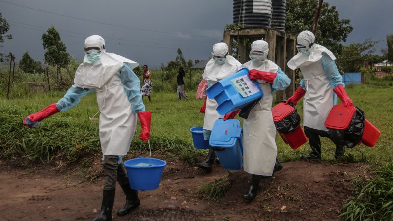 Ebola crisis misinformation fuels fear near epicenter