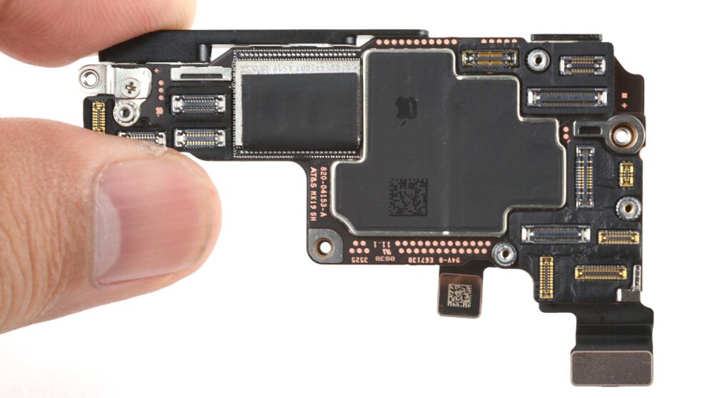 Apple Faces LPDDR5X SOCAMM2 Shift Amid Margin Squeeze